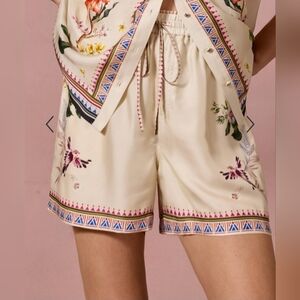 Johnny Was Mayvis Willah Drawstring Silk Blend Pull On Shorts 4" Cream XXL